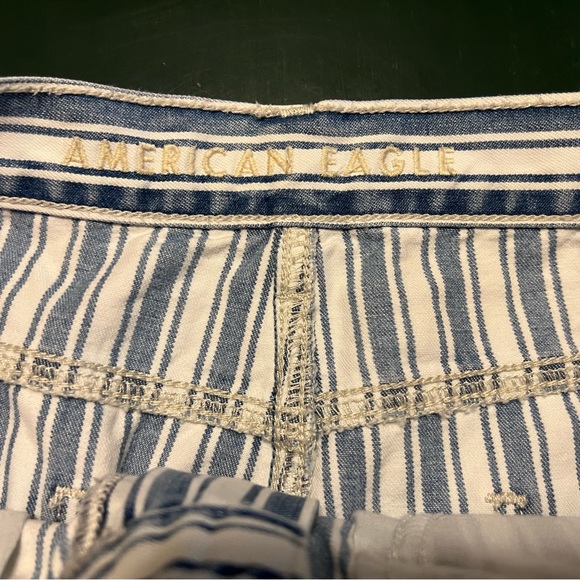 American Eagle woman’s Striped Jean Shorts - Picture 4 of 8